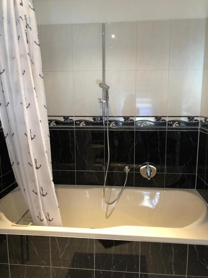 גרנצאך-ווילן Grenznahe Ferienwohnung Mit 4 Schlafzimmern מראה חיצוני תמונה